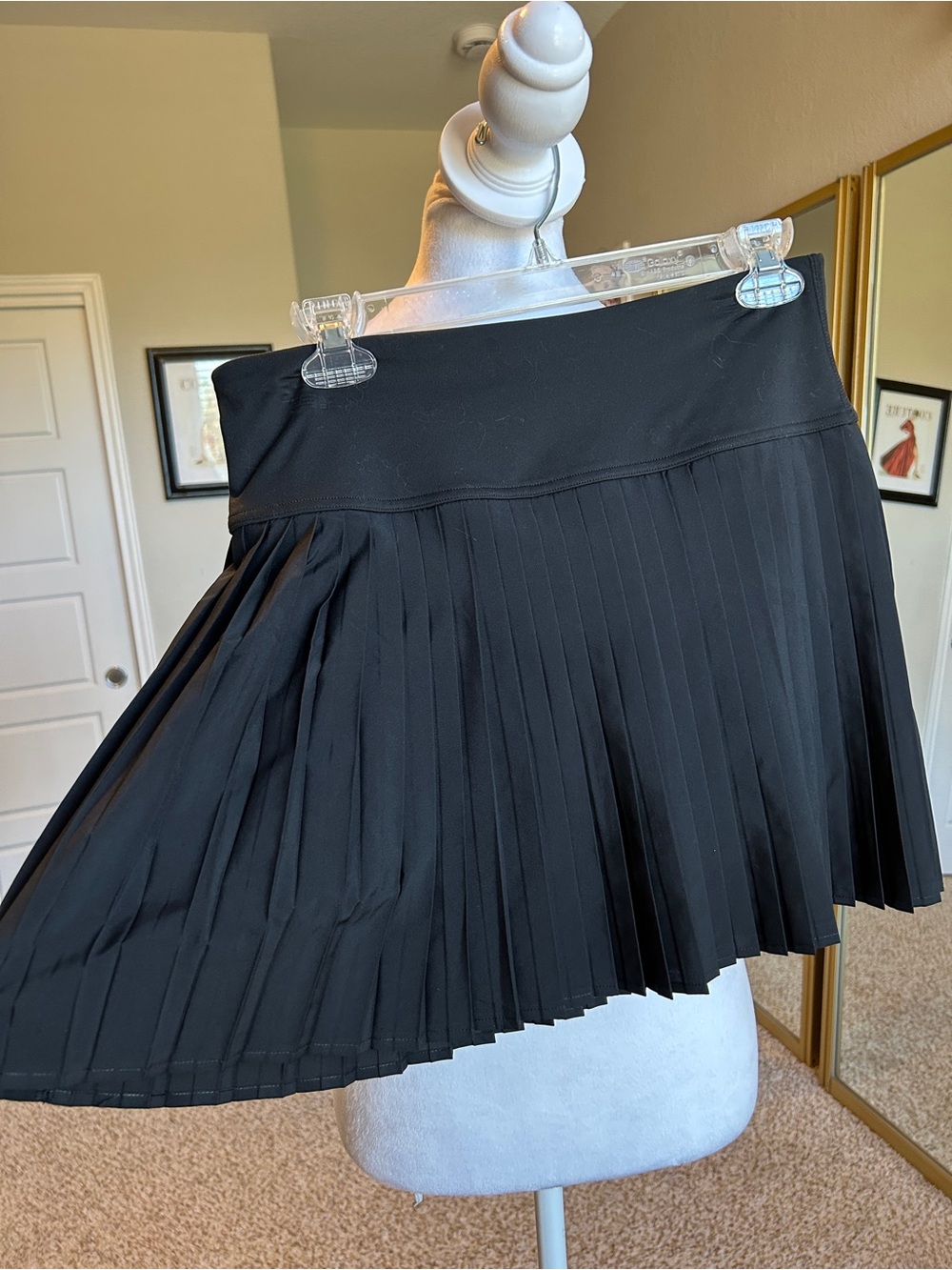 Fabletics Black Pleated Athletic Sports Mini Skirt with built-in shorts Size M